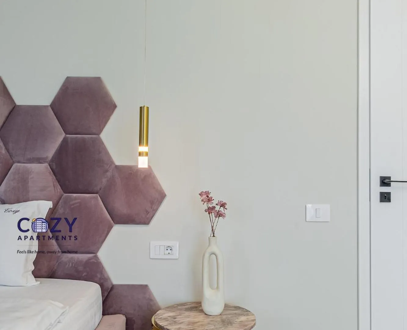 Cozy Premium Collection - Studios & Suites Bukarest Lägenhet