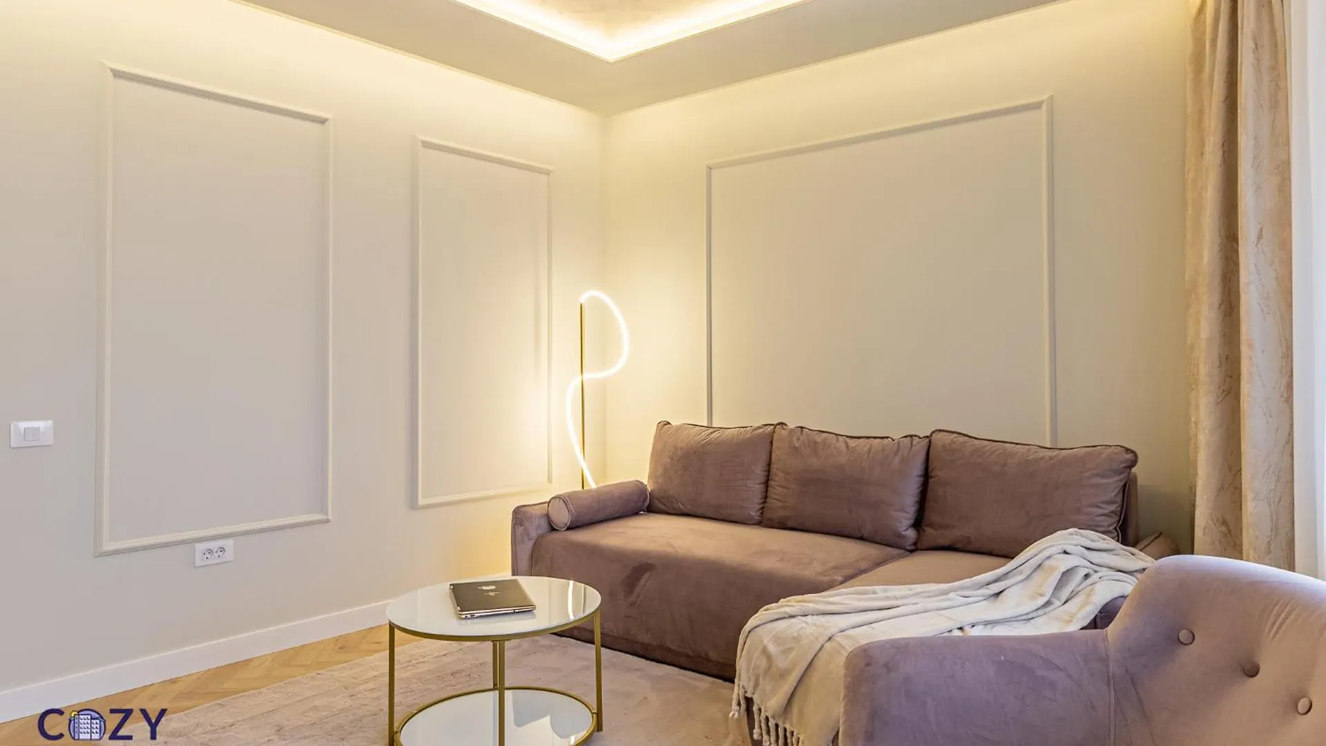 Cozy Premium Collection - Studios & Suites Bukarest Lägenhet